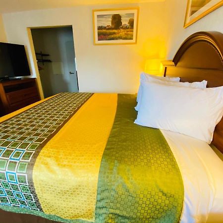 Harrisonville Inn & Suites المظهر الخارجي الصورة