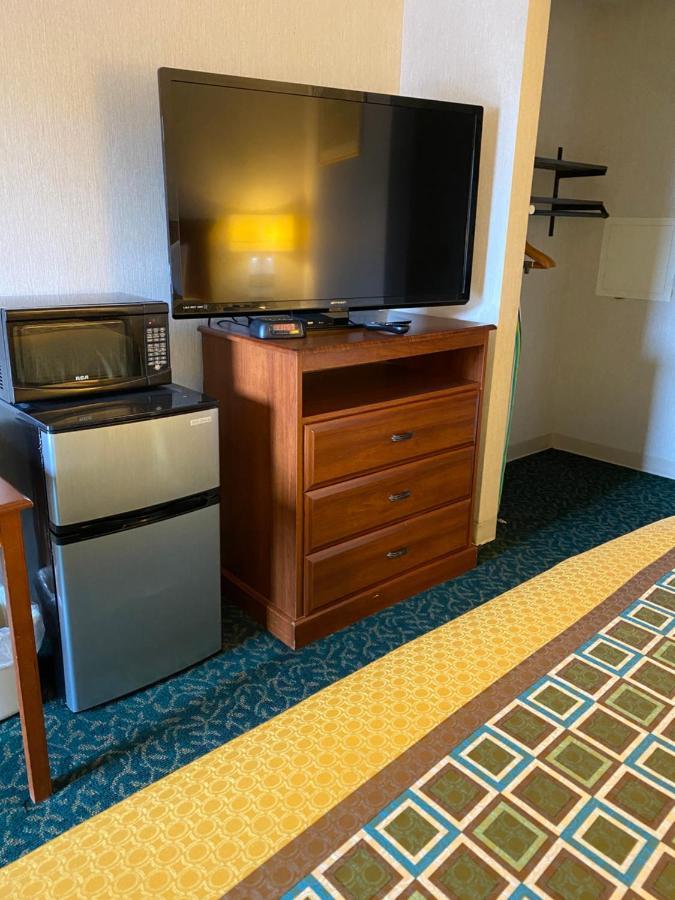 Harrisonville Inn & Suites المظهر الخارجي الصورة