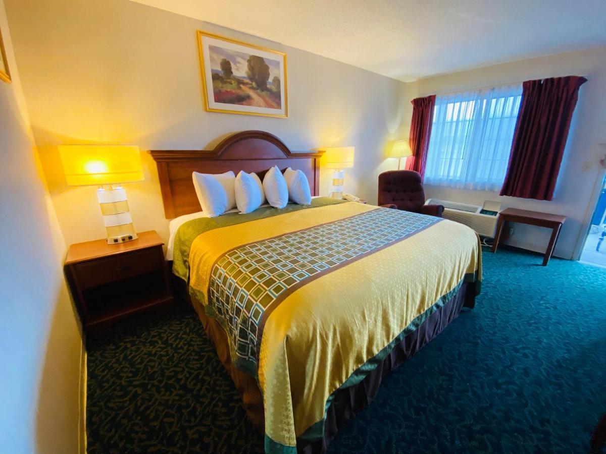 Harrisonville Inn & Suites المظهر الخارجي الصورة