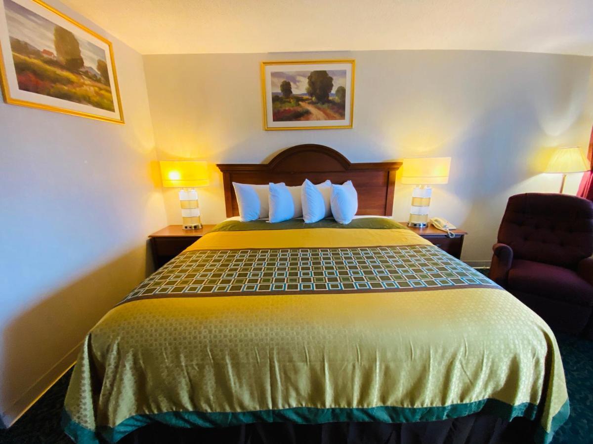 Harrisonville Inn & Suites المظهر الخارجي الصورة